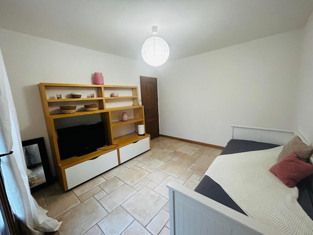 Апартаменты Chambre Privee Avec Coin Wc Lave Main Privatif Grez-sur-Loing Экстерьер фото